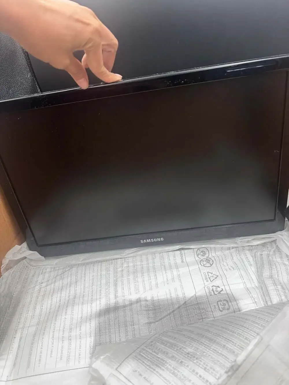 Samsung 19-Inch Class 4003 Series 4 LED TV